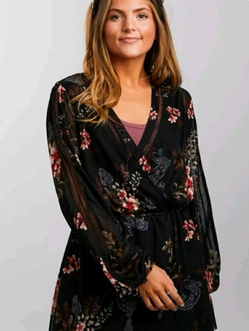 Gimmicks by BKE Tunic Top Floral Mesh Surplice Blouse Paisley Boho Black Large